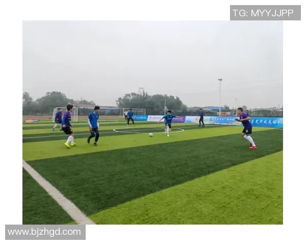 足球场上的耀眼之星，点燃青春激情，勇敢追梦不止步